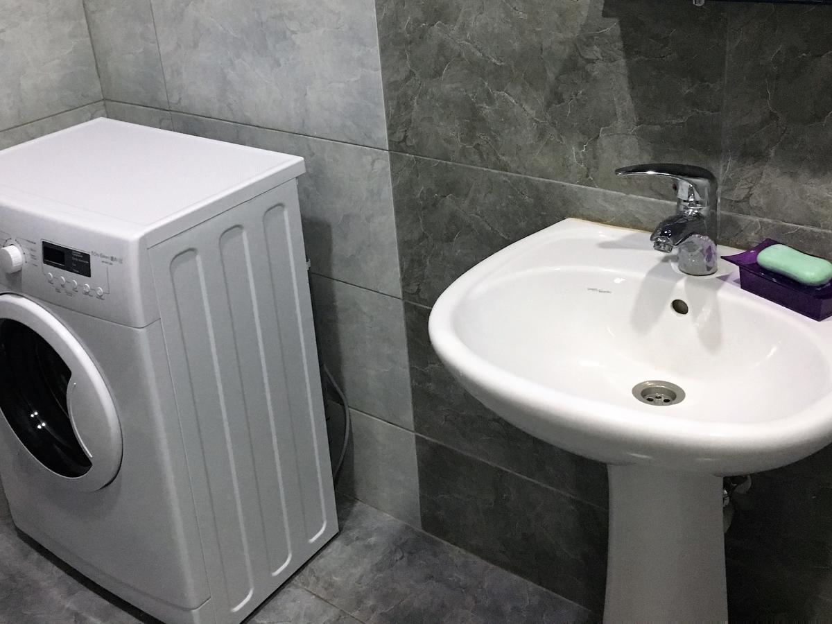 Homestay Apartment On Angisa Street Батуми Экстерьер фото